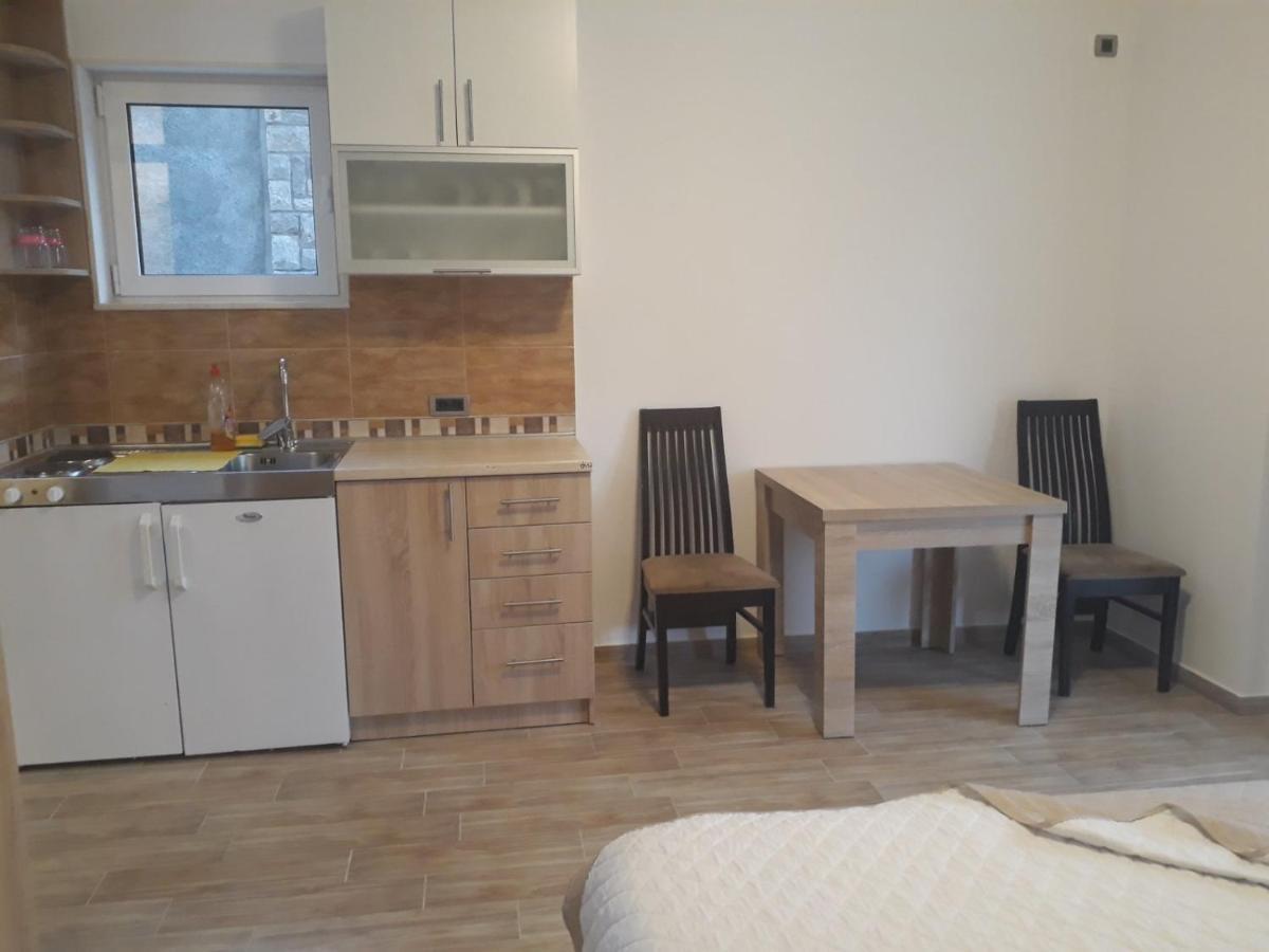 Apartmani Andrea Studio Herceg Novi Exteriör bild